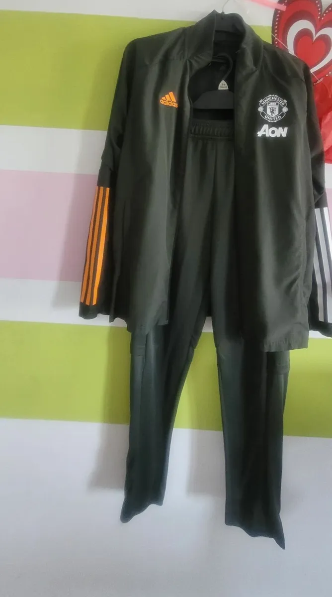 Clothes  Manchester united tracksuit - Image 2