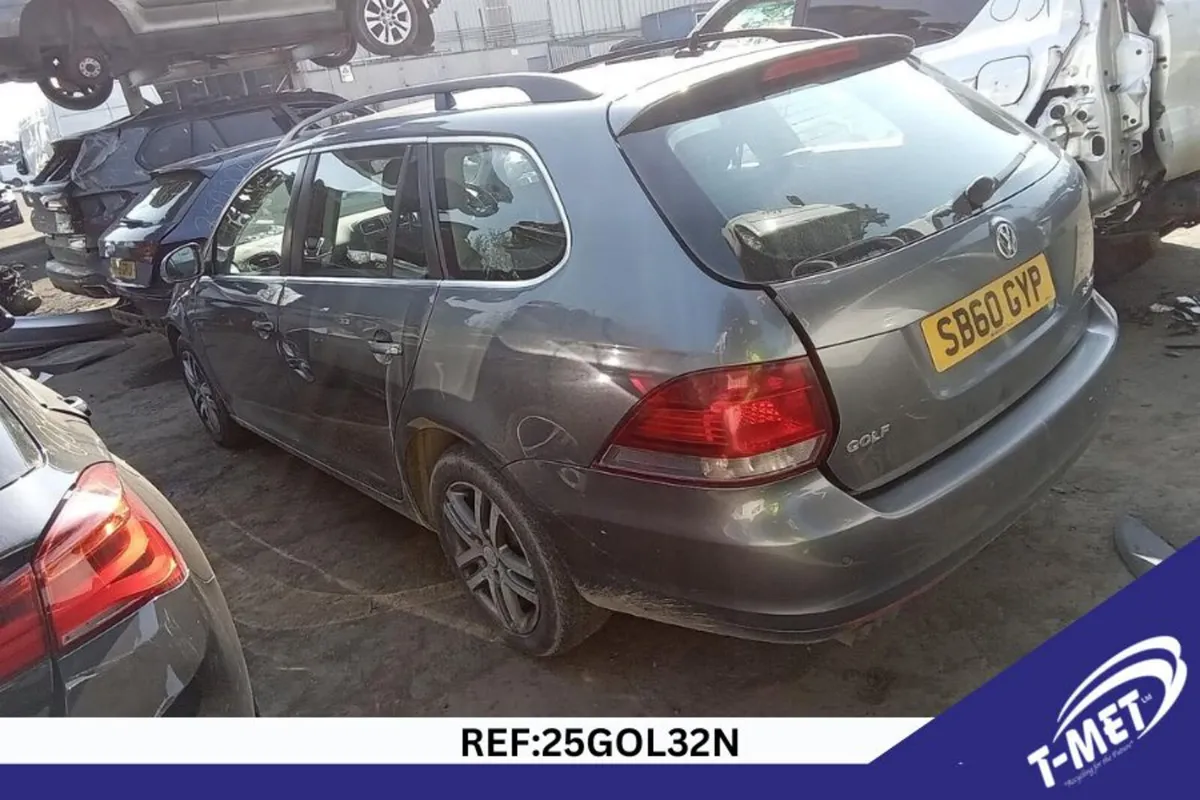 2011 VOLKSWAGEN GOLF BREAKING FOR PARTS - Image 4