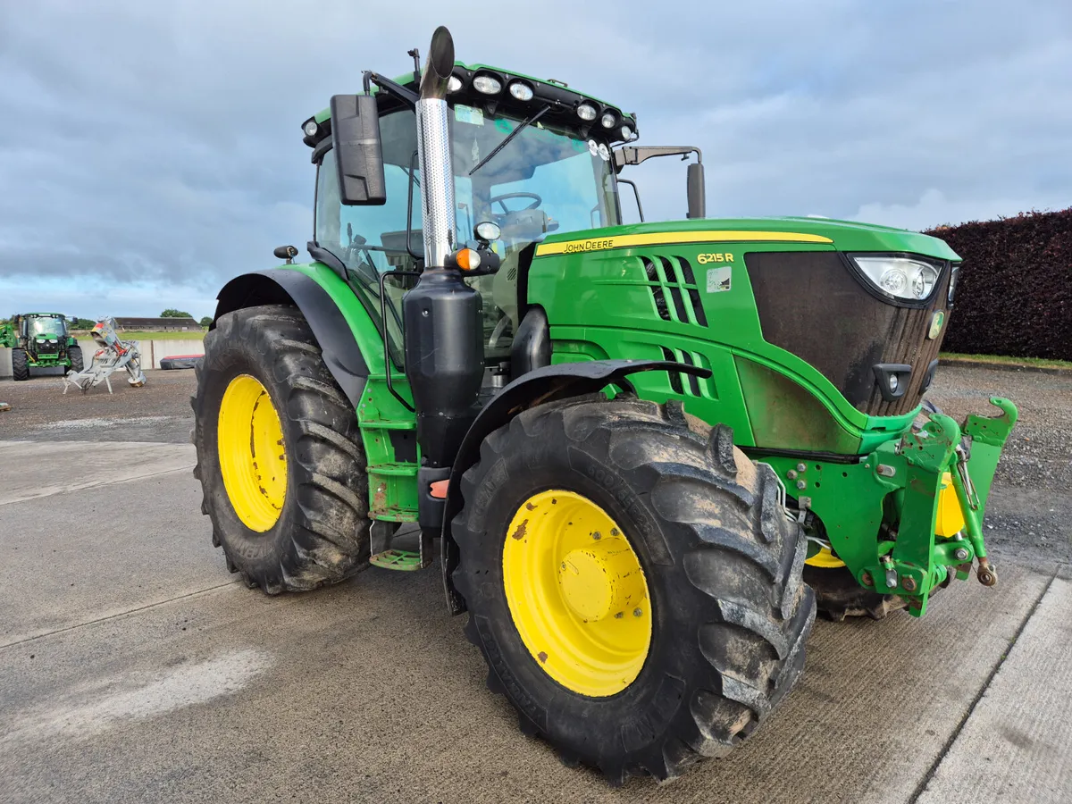 John Deere 6215R 2016 - Image 1