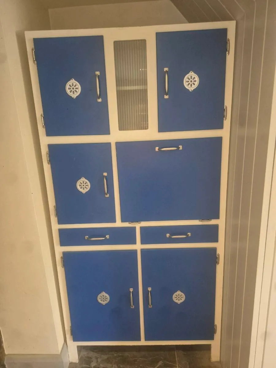 Old kitchen dresser replica - Image 1