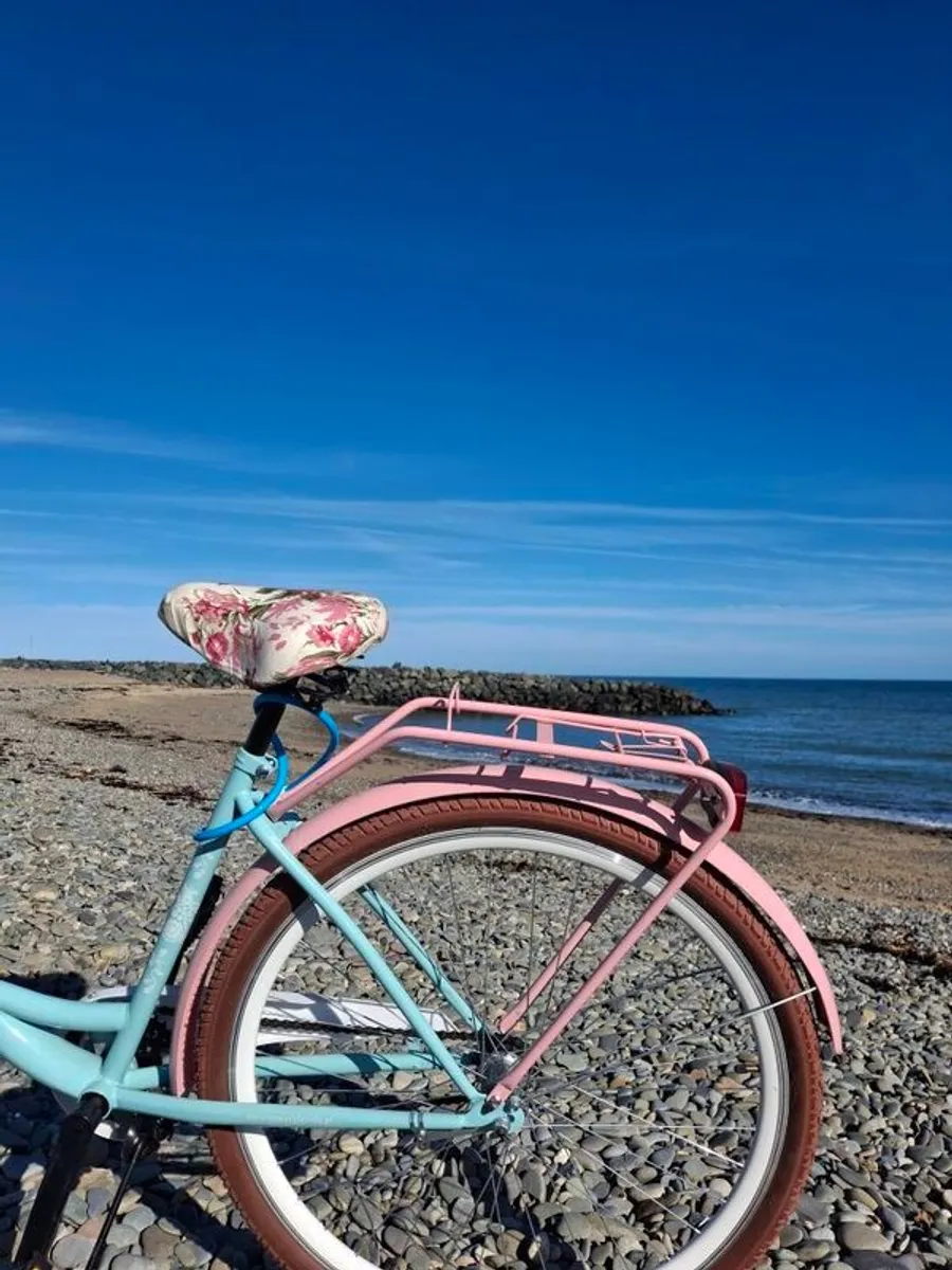 Ladies bicycle with shopping basket - Image 2