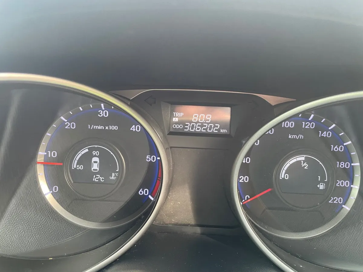 Hyundai ix35 2011 - Image 2