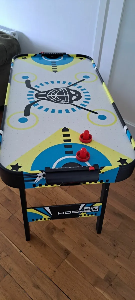 Air hockey table - Image 2