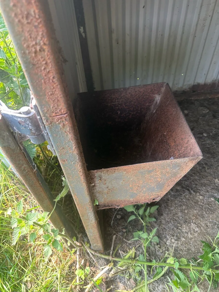 calf hutch - Image 3
