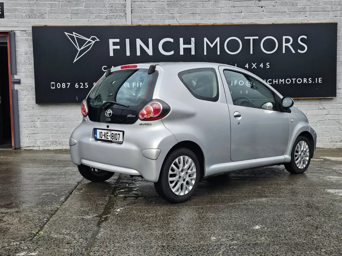 TOYOTA AYGO - PLATINUM MODEL // MINT CONDITION - Image 4