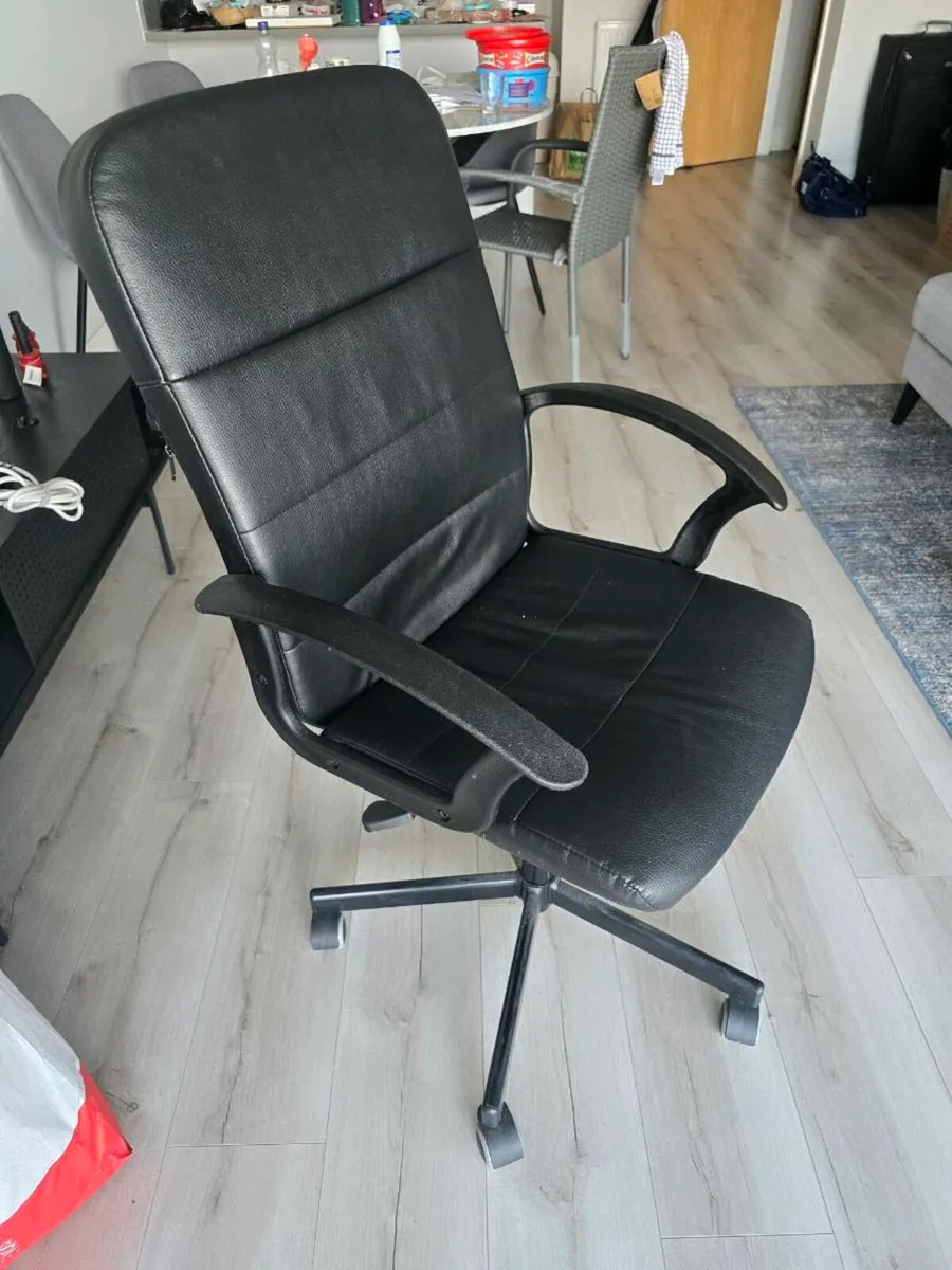 Desk chair - Image 1