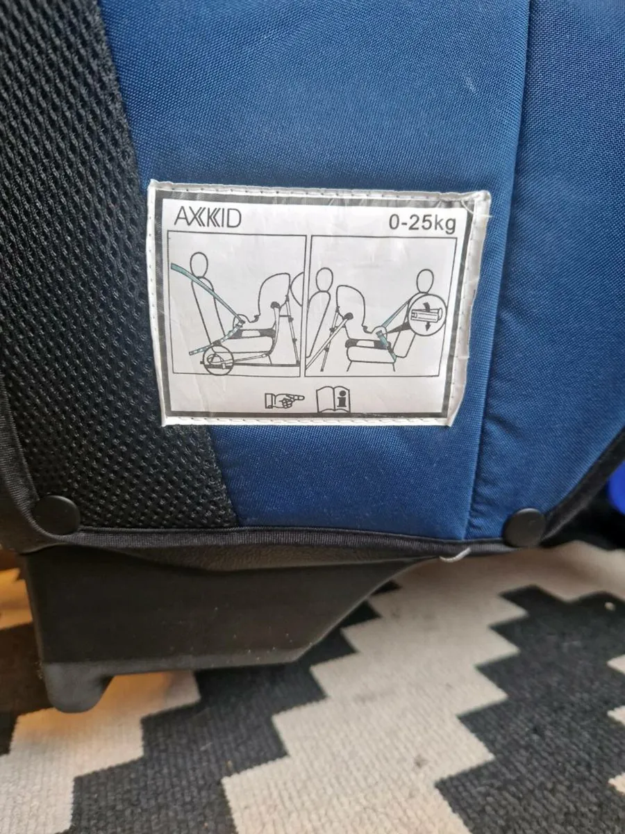 Axkid Minikid 2 Child's Car Seat - Image 2