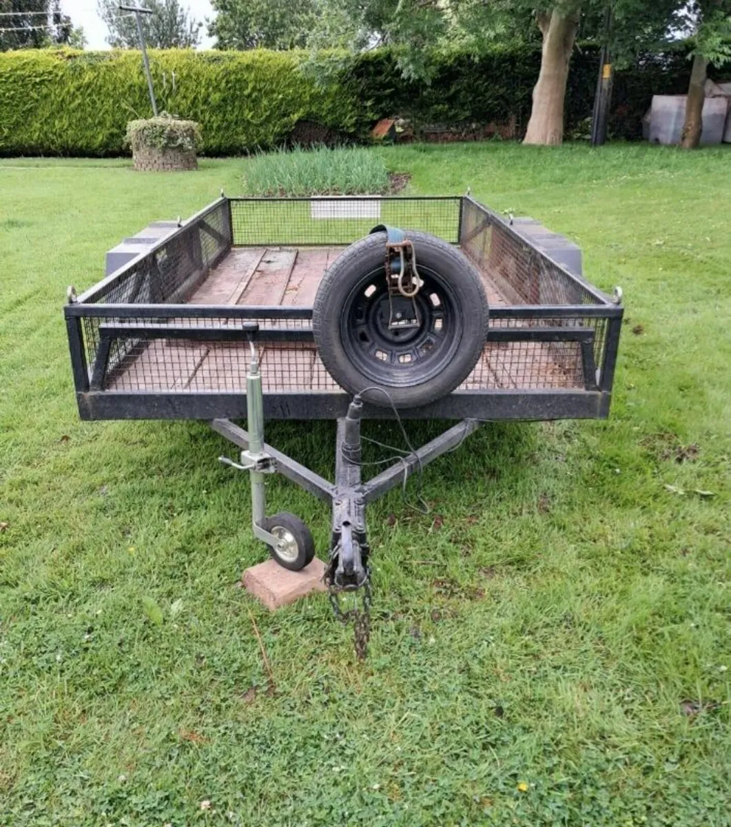 Trailer - Image 1