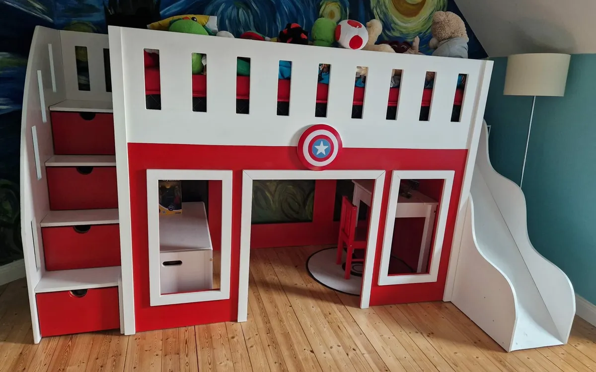 Kids integrated bed and playhouse - Image 1