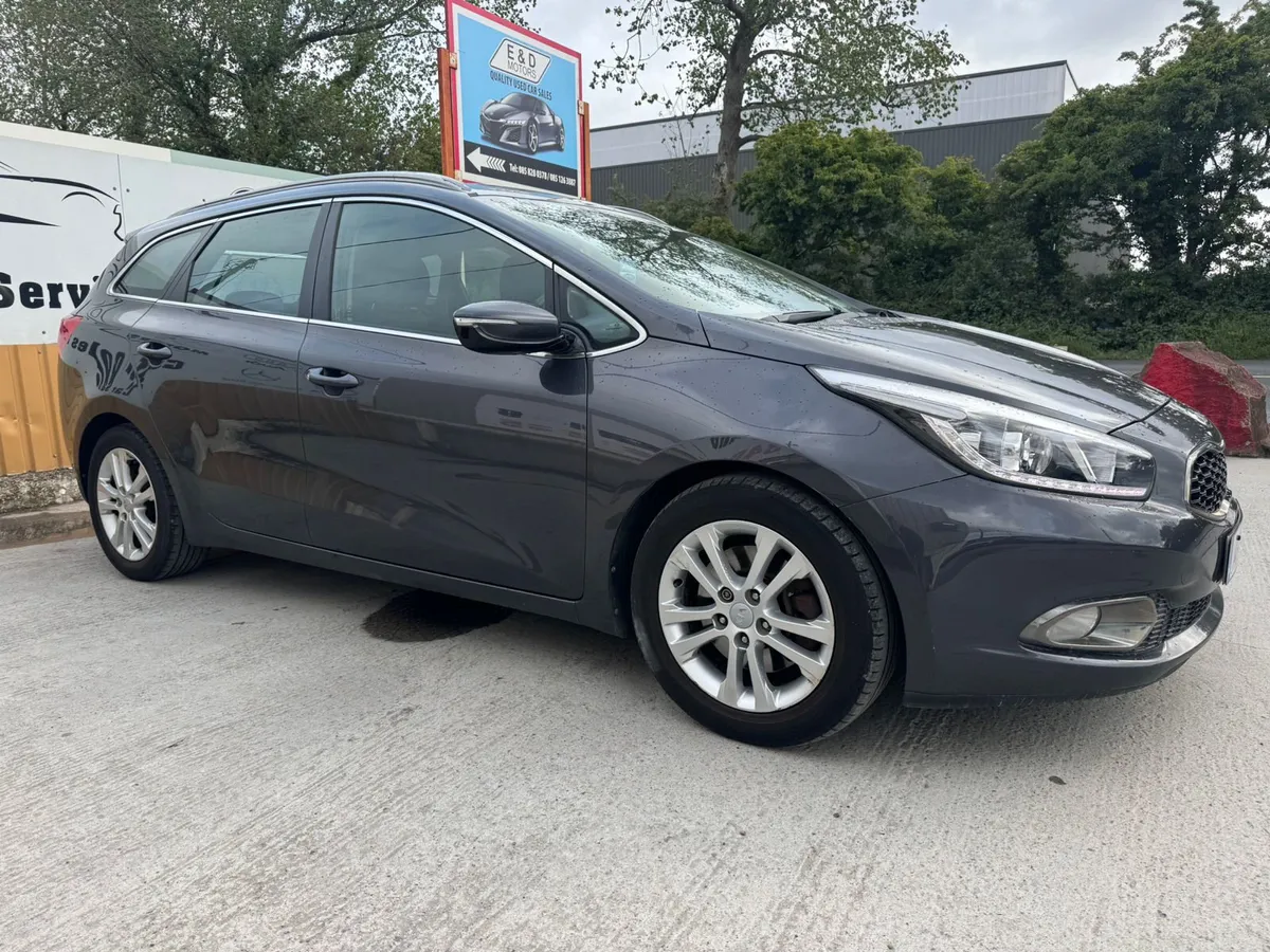 141 Kia Ceed 1.6D Estate Low Miles Warranty - Image 3