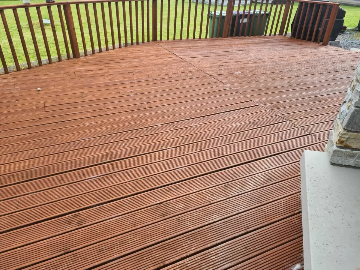 Reclaimed used Decking in perfect condition - Image 2