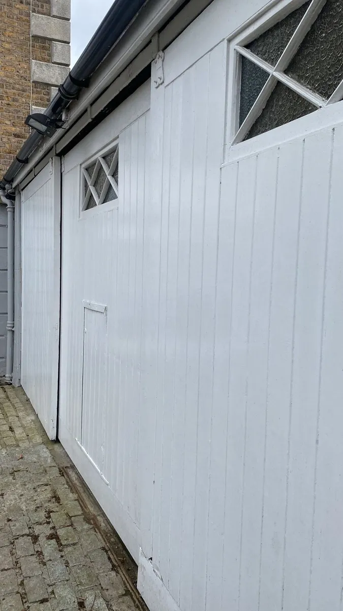 3 Garage sliding doors - Image 2
