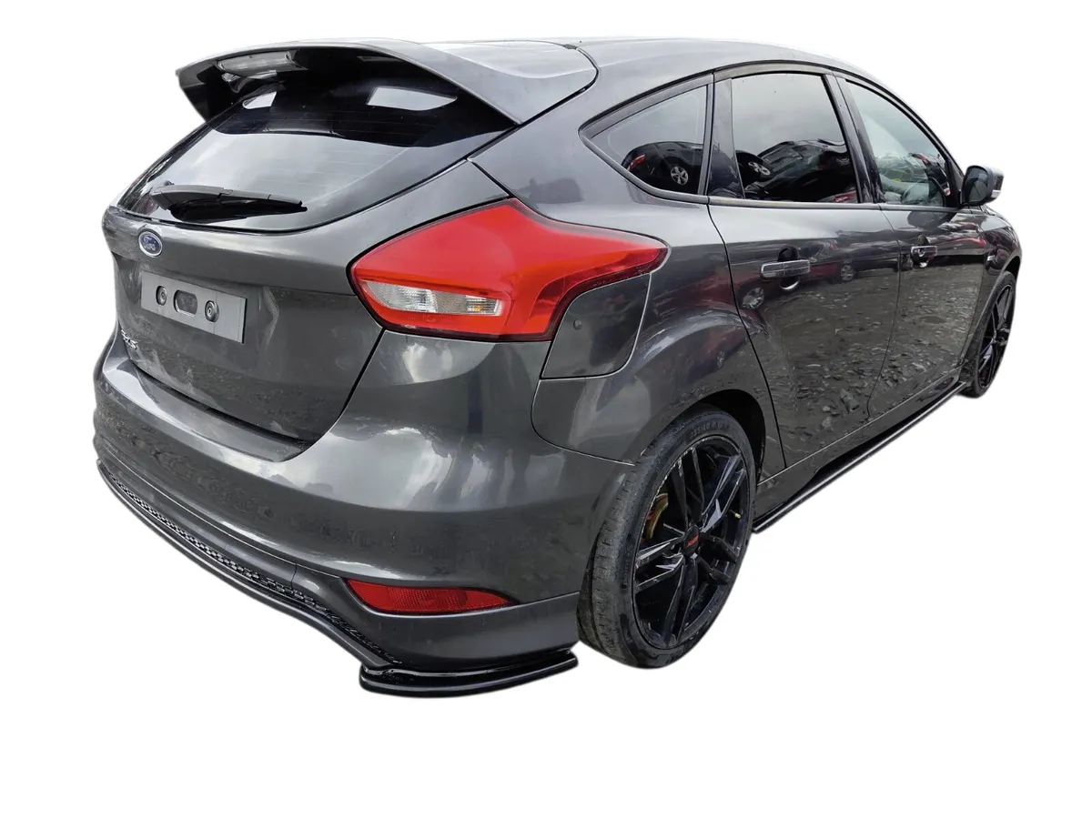 2017 FORD FOCUS ST LINE Breaking/Dismantling - Image 3