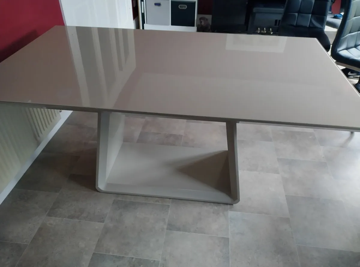 Dining table - Image 3