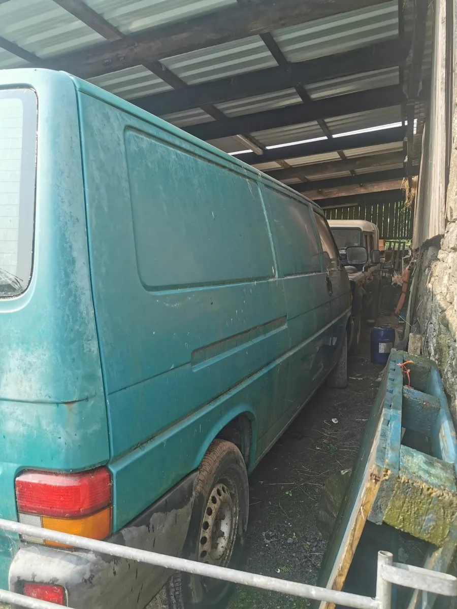 Volkswagen Transporter 2000 - Image 2