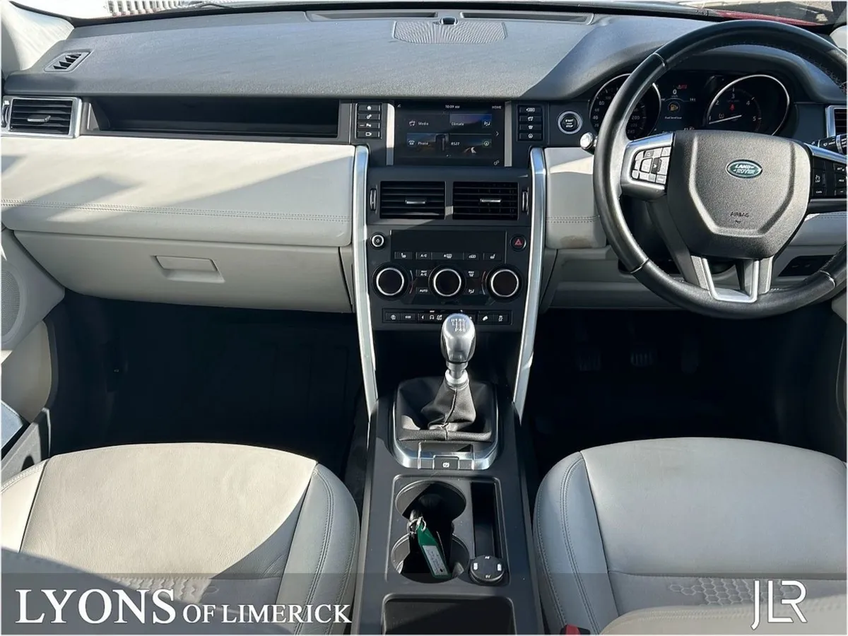 Land Rover Discovery Sport 2.0 TD4 150PS SE 7 Sea - Image 4