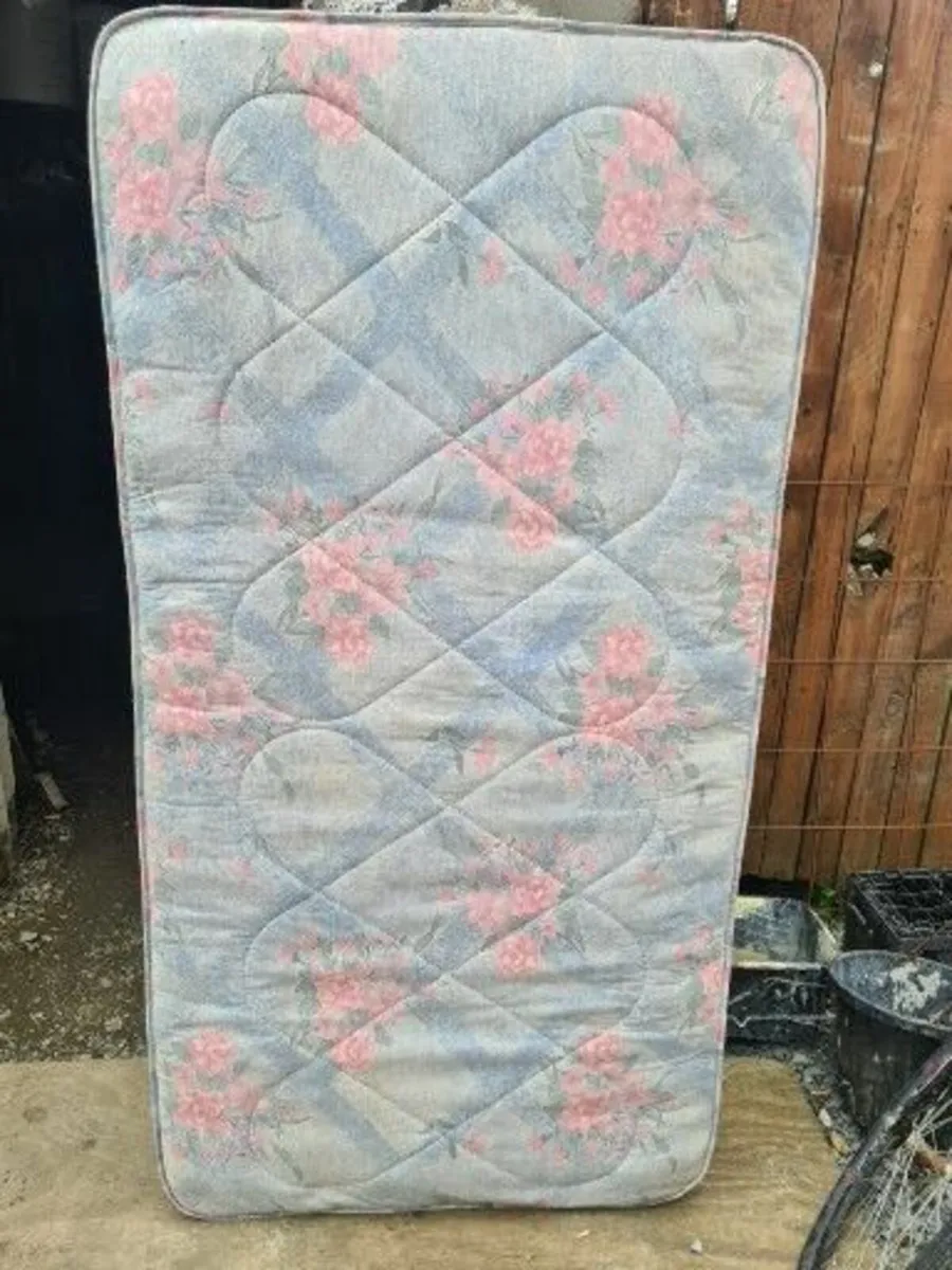 Selection of single beds and mattresses - Image 4