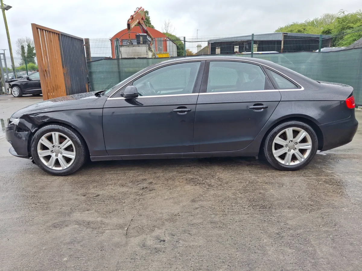 2011 Audi A4 2.0 TDI light damage - Image 4