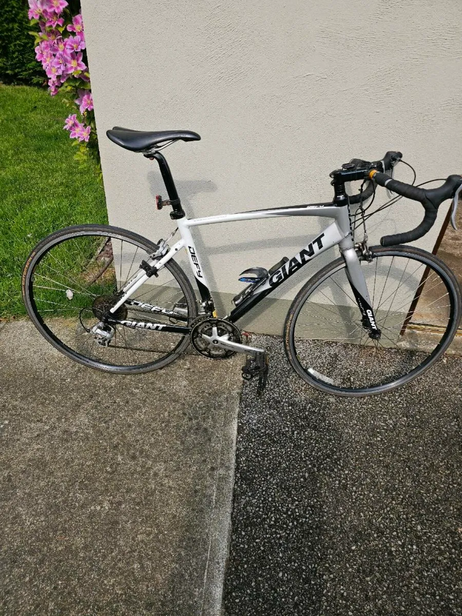 Road bike - Image 1
