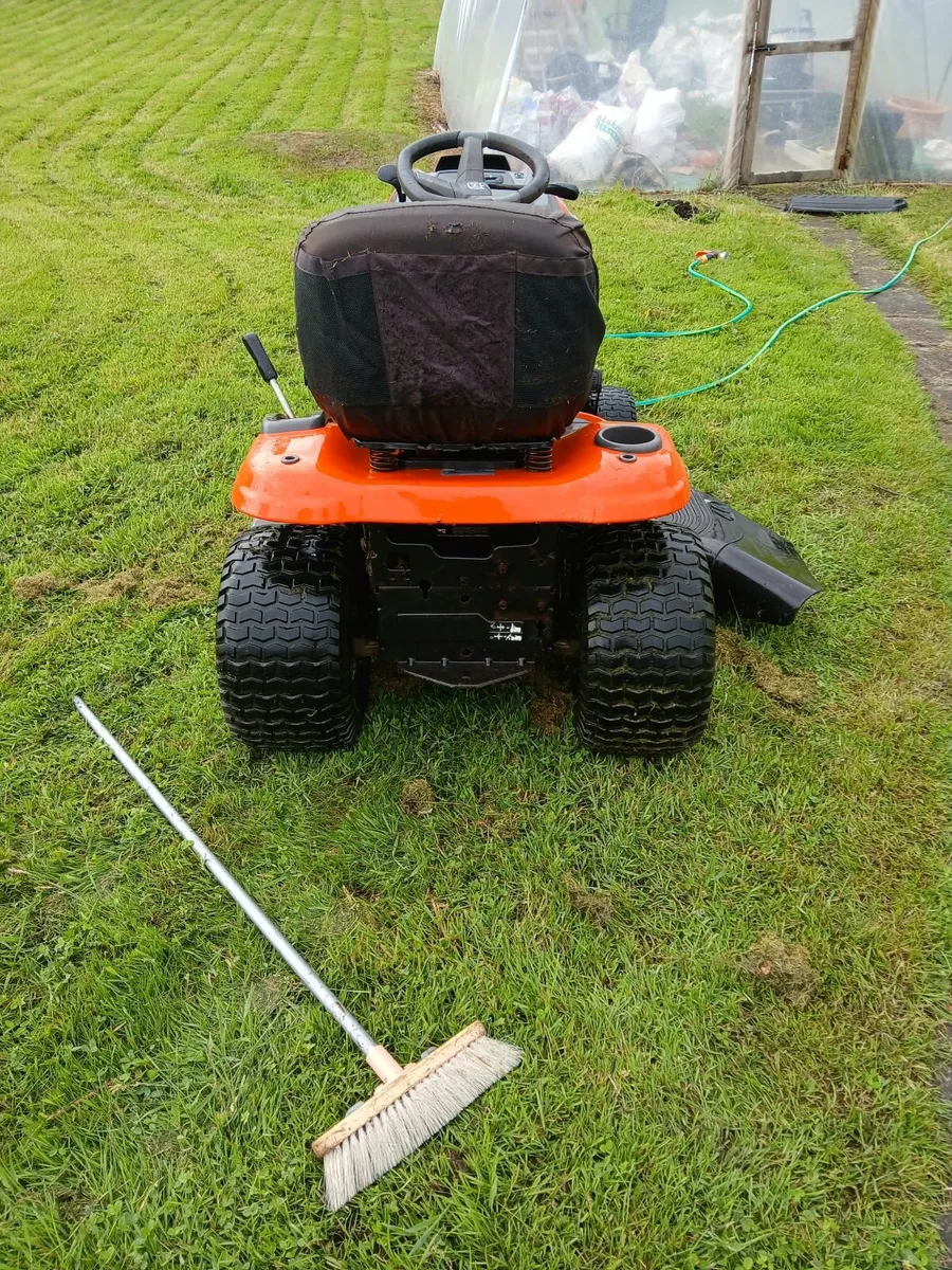 Husqvarna YTH22V46 Riding Lawn Mower used - Image 4