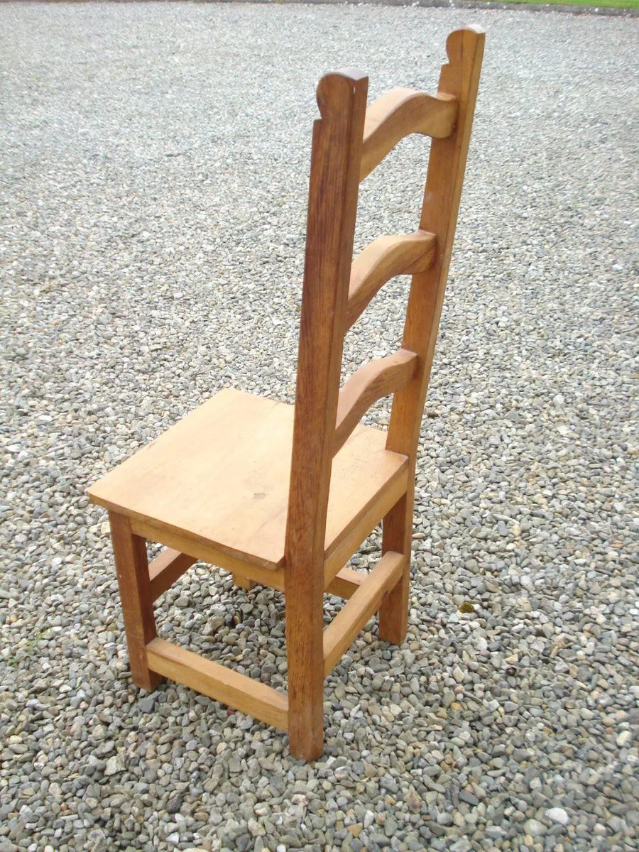 OLD SOLID WOODEN LADDER BACK STYLE HALL CHAIR. - Image 2