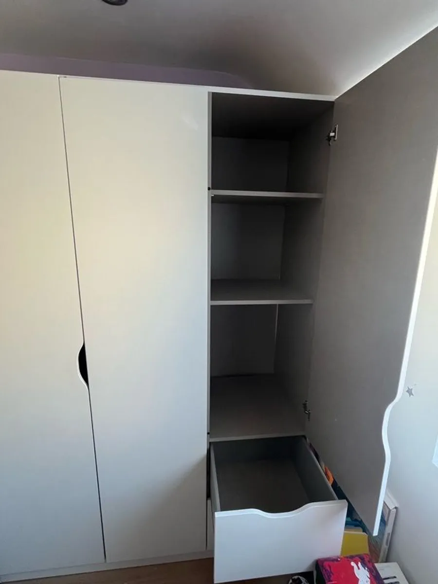 kids Wardrobe - Image 4