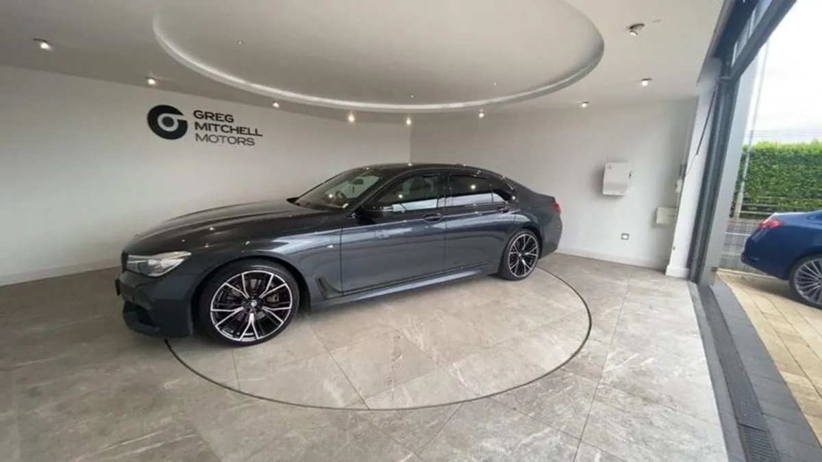 BMW 7 Series 730d M Sport 4dr Auto - Image 2