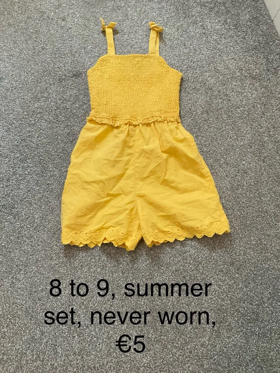 Girls shorts & vest set, 8 to 9, never worn