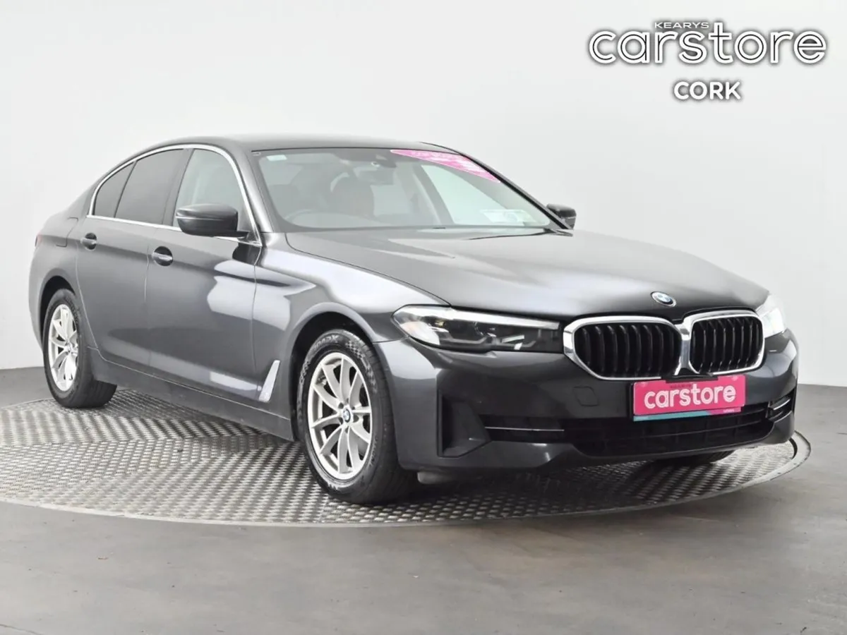 BMW 5 Series 520d SE (mht) - Image 1