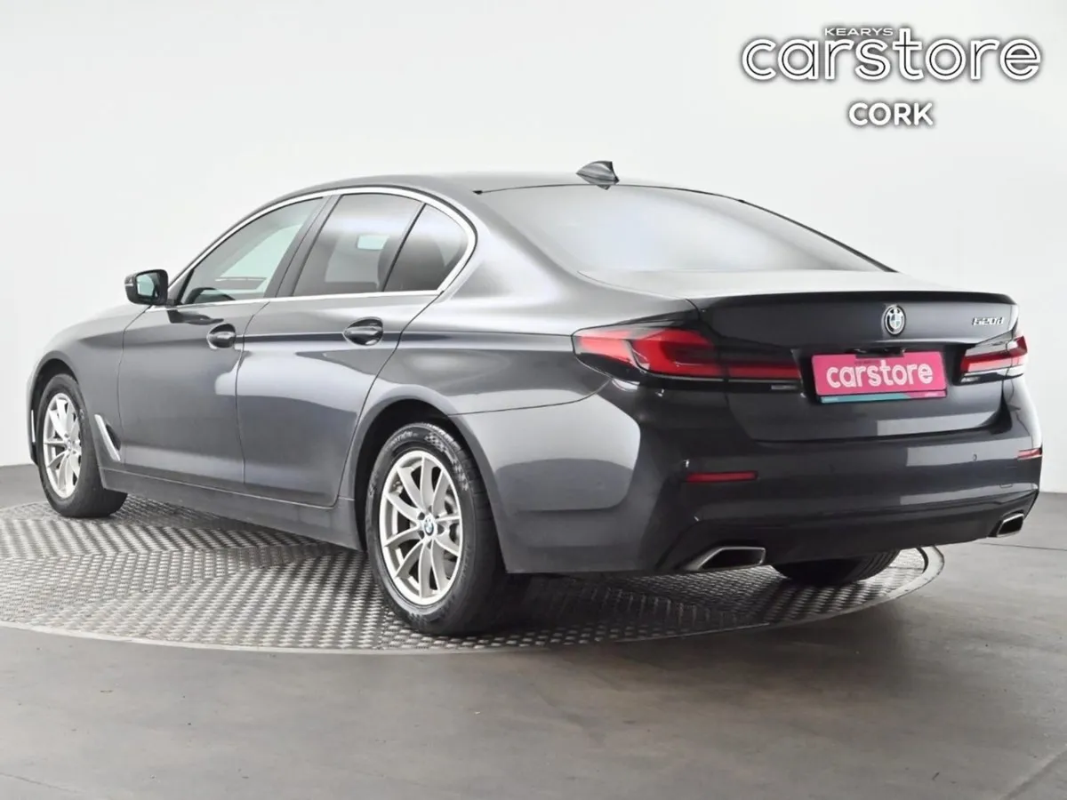 BMW 5 Series 520d SE (mht) - Image 4