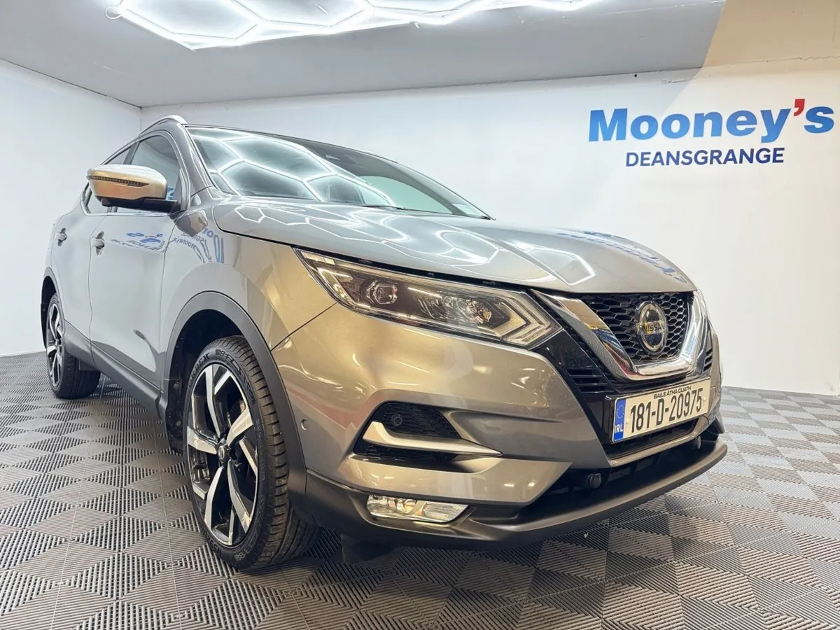 Nissan QASHQAI 1.2 Panoramic Roof High Spec  Low - Image 1
