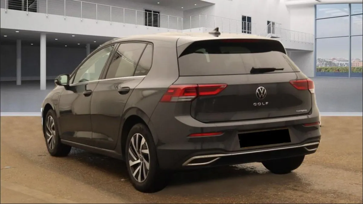 2023 VOLKSWAGEN GOLF STYLE TSI E-HYBRID S - Image 3