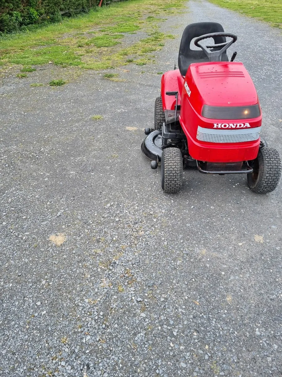 For sale honda HF2220 ride on mower - Image 3