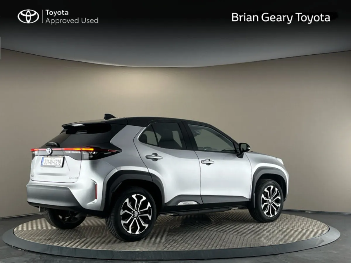 Toyota Yaris Cross HYBRID LUNA SPORT - Image 2