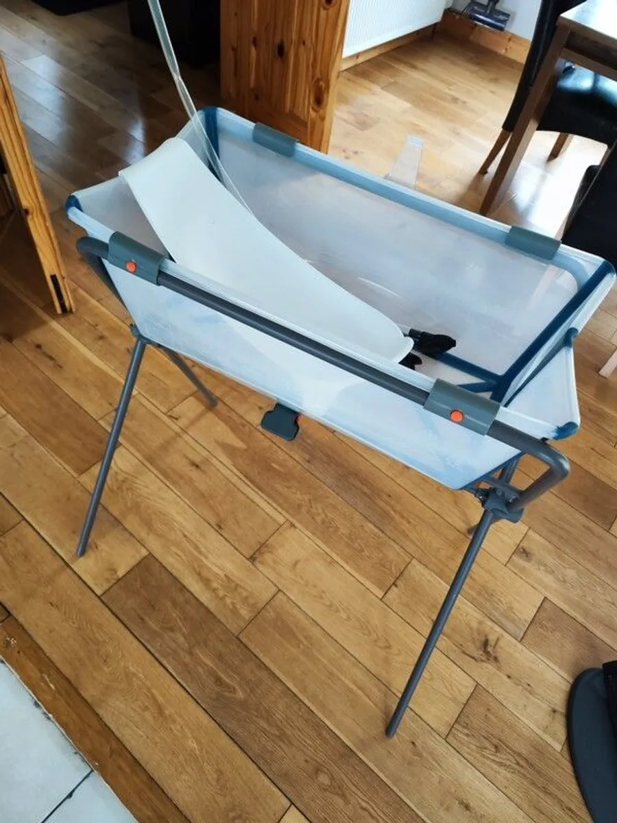 STOKKE bath + Stand + Infant insert - Image 1