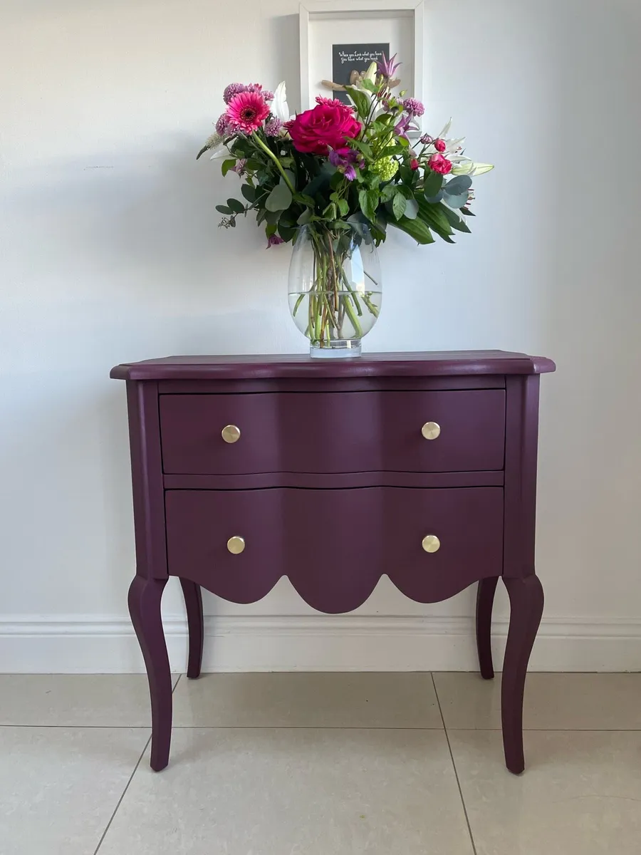 Two drawer painted unit - Image 1