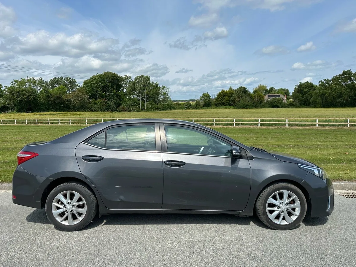 Toyota Corolla 2017 - Image 3