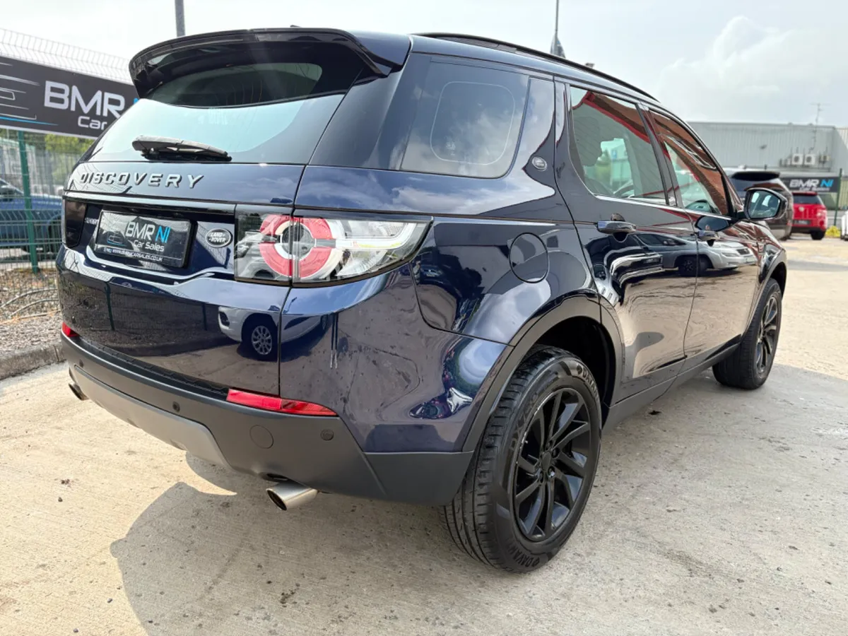 Land Rover Discovery Sport 2017 - Image 2