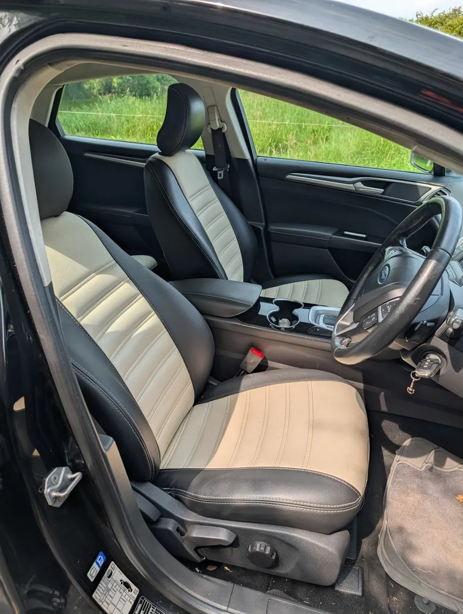 Ford mondeo for repair - Image 1