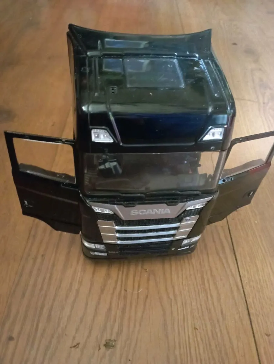 SOLIDO SCANIA   TRACTOR UNIT LORRY DIE-CAST MODLE - Image 2
