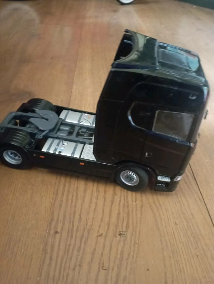 SOLIDO SCANIA   TRACTOR UNIT LORRY DIE-CAST MODLE - Image 3