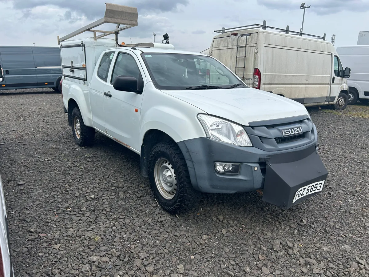 Isuzu D-Max 2017 king cab with crane ex ni electri - Image 4