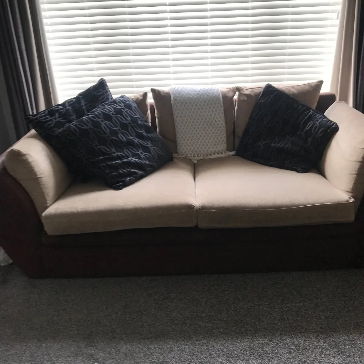Lounge 3 seater - Image 1