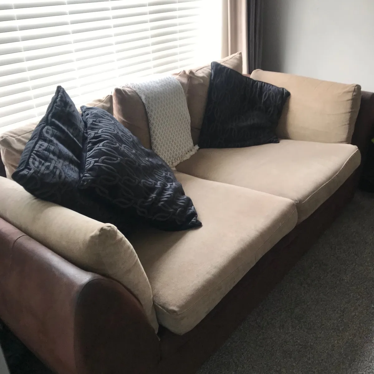 Lounge 3 seater - Image 2