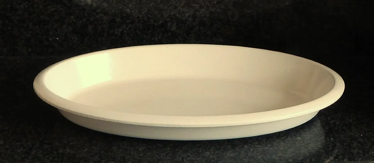 Le Creuset White Cast Iron Enamel Ovenware Dish - Image 1