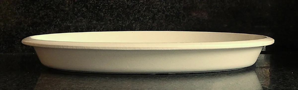 Le Creuset White Cast Iron Enamel Ovenware Dish - Image 2