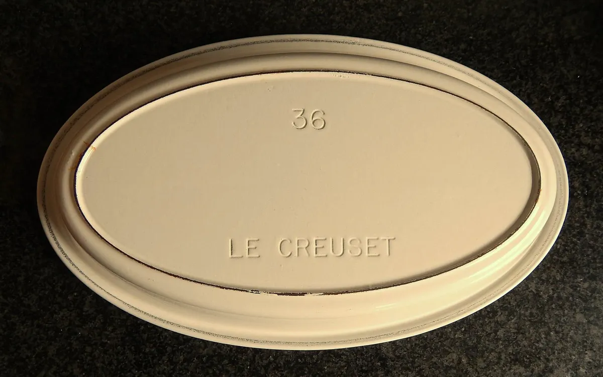 Le Creuset White Cast Iron Enamel Ovenware Dish - Image 4