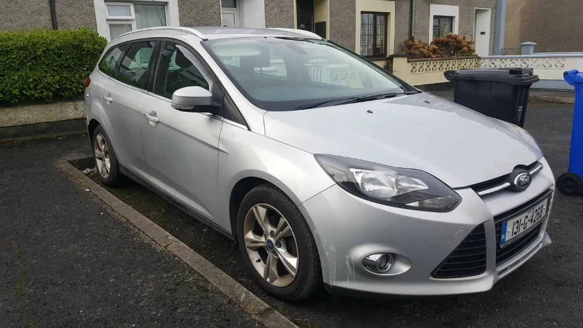 Ford Focus 2013 - Image 2