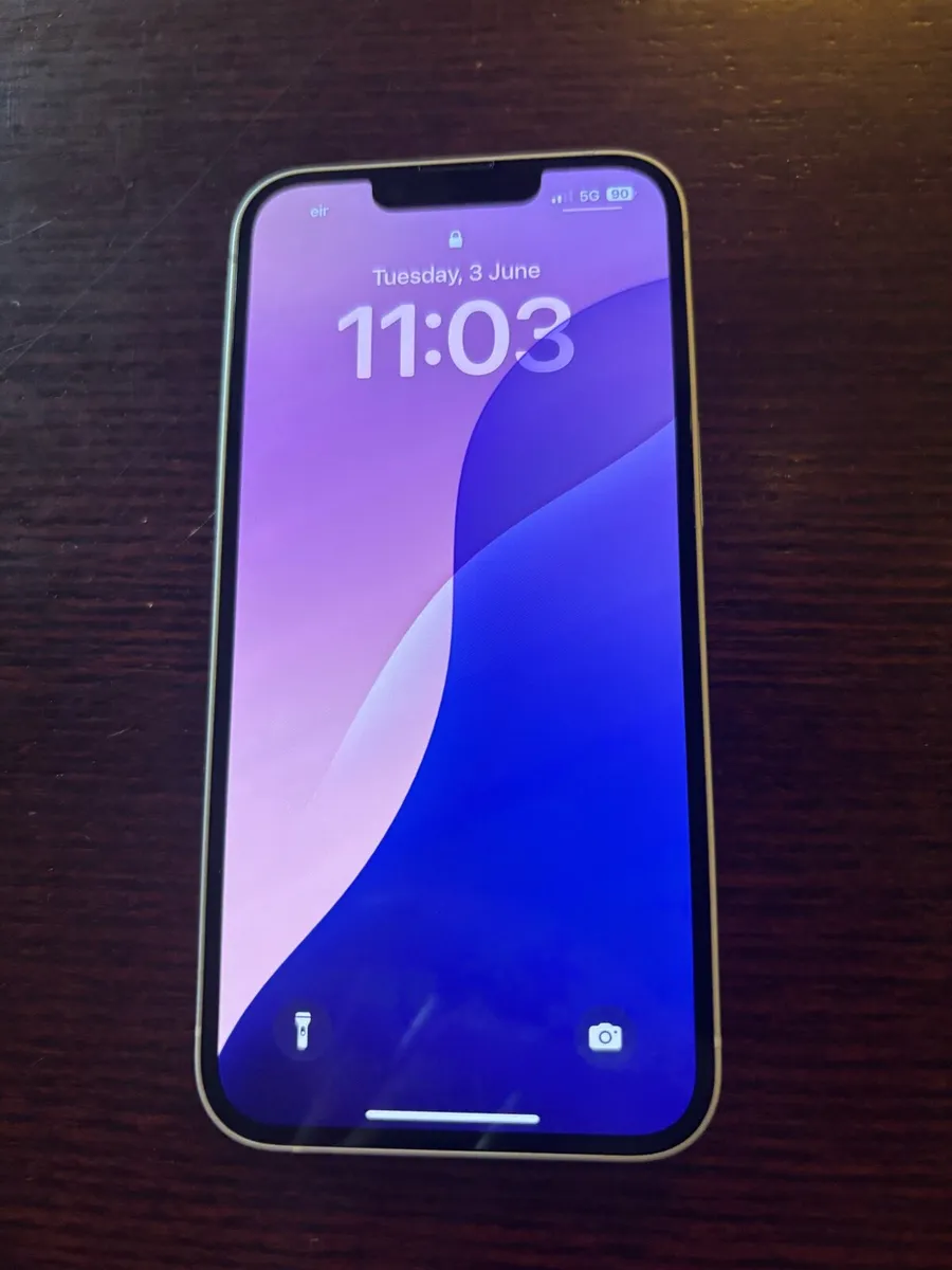 iPhone 14 - Image 2