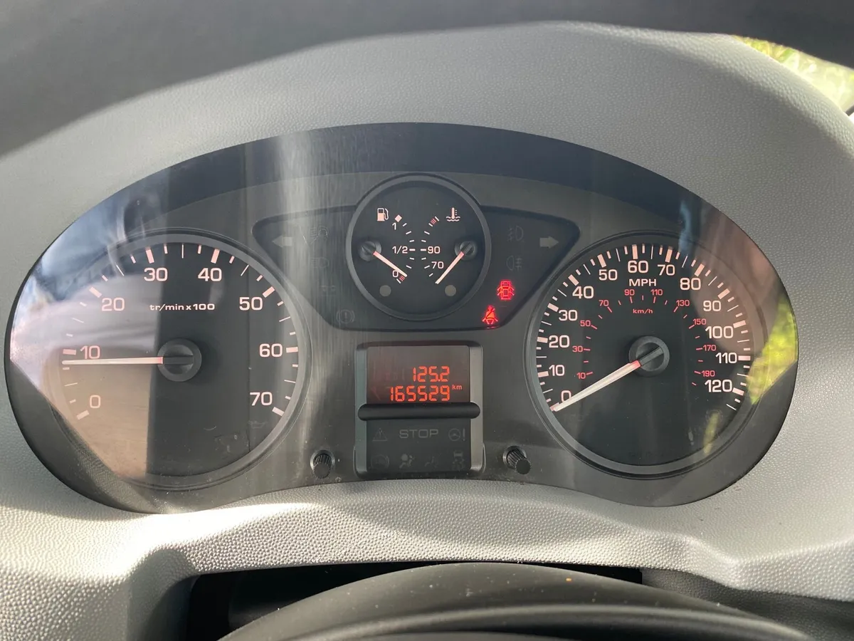 Peugeot Expert 2011 - Image 2